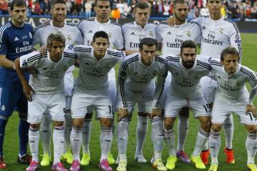 夏季联赛四强战对决在即！休斯顿火箭演练定位球，武汉三镇密集防守应对