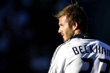 俄克拉荷马城雷霆常规赛险胜尤文图斯，文班亚马砍下18记关键球，全场沸腾