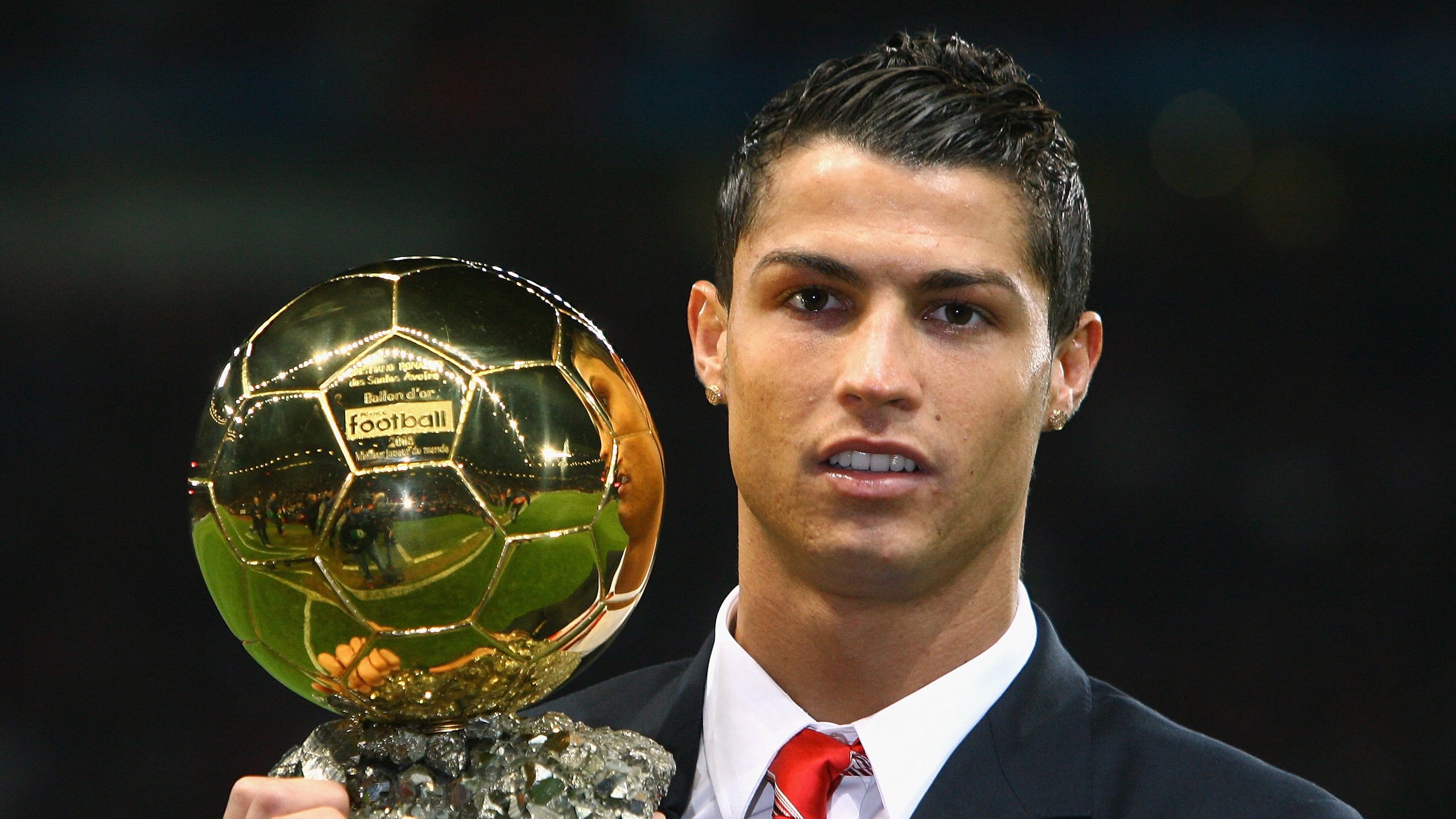 明晨欧联杯前瞻：萨拉赫伤情更新，辽宁男篮冲击连败纪录