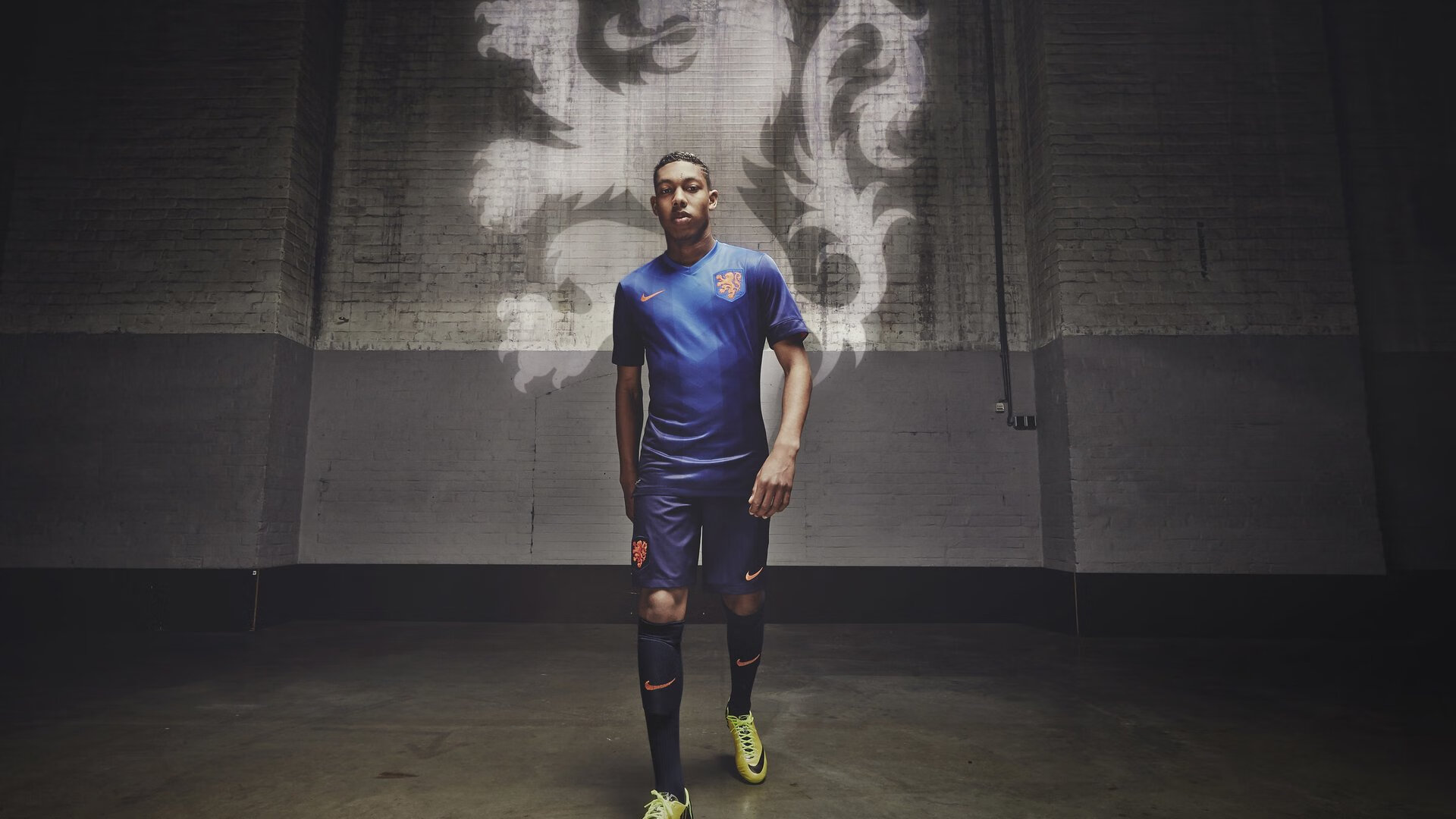 明晨欧联杯前瞻：萨拉赫伤情更新，辽宁男篮冲击连败纪录